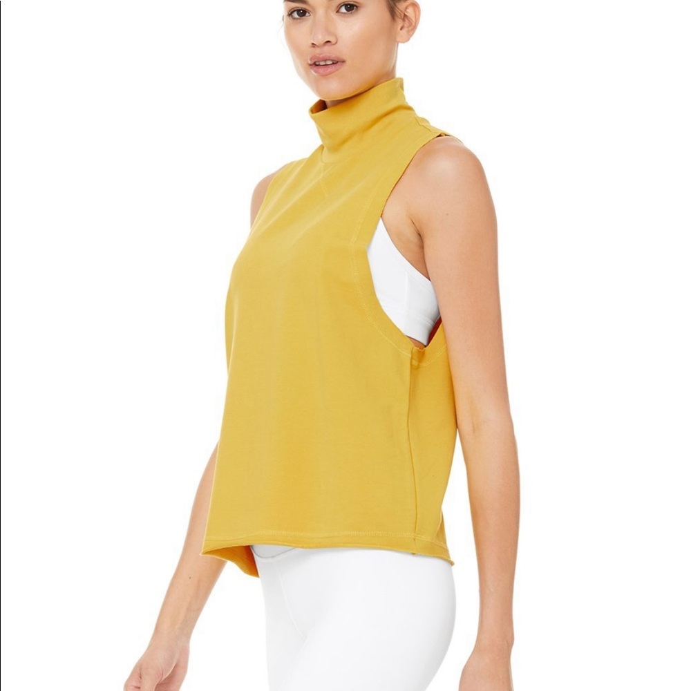 Alo Yoga Move Tank - Picture 2 of 5